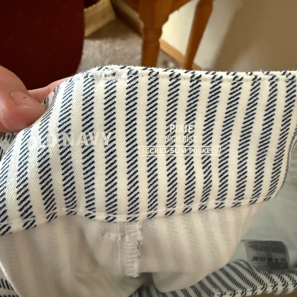 Pants - Picture 3 of 4